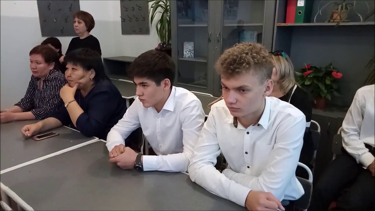 Есть только миг между прошлым и будущим