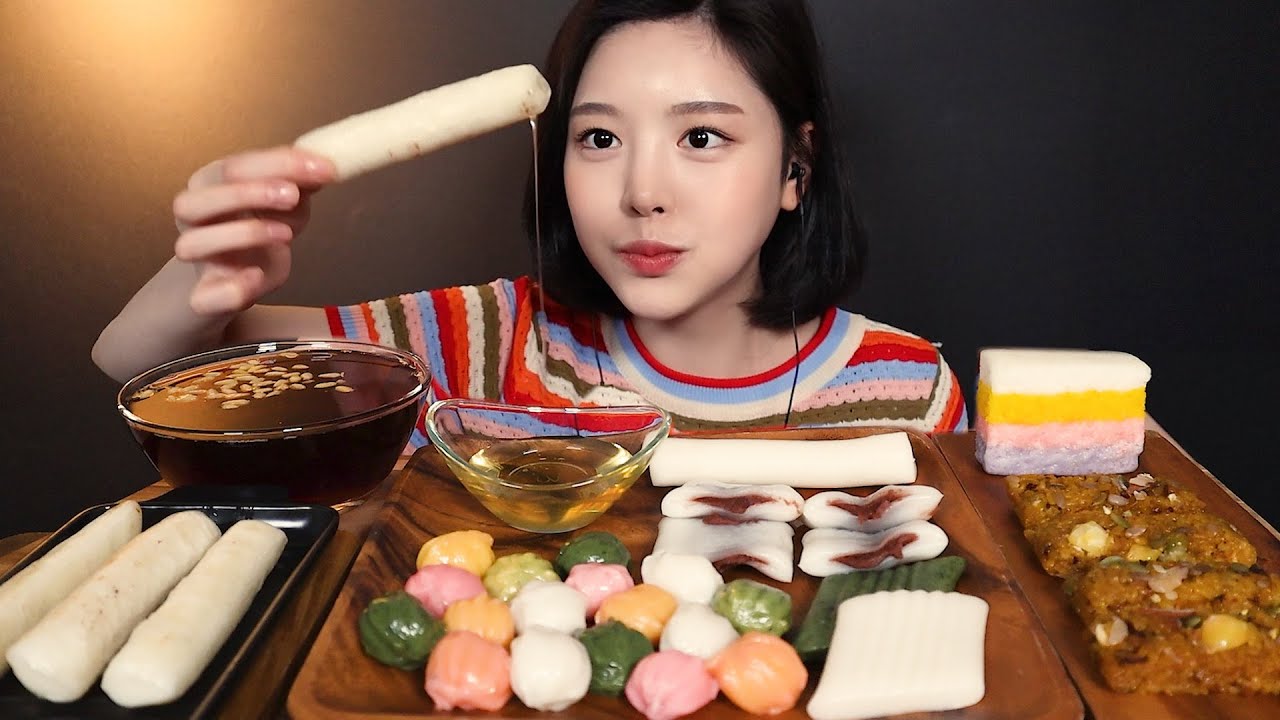 SUB)갓 나온 구운 가래떡 앙꼬절편 꿀떡 무지개떡 약밥 등 여러가지 떡 먹방🍡(feat.꿀🍯) Tteok Mukbang Rice cake ASMR