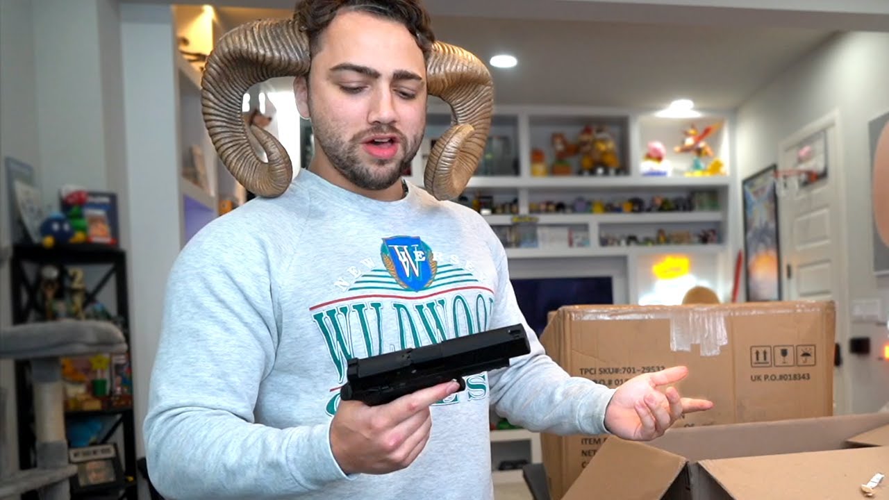 Unboxing a Gift From Jschlatt [9/9/22]
