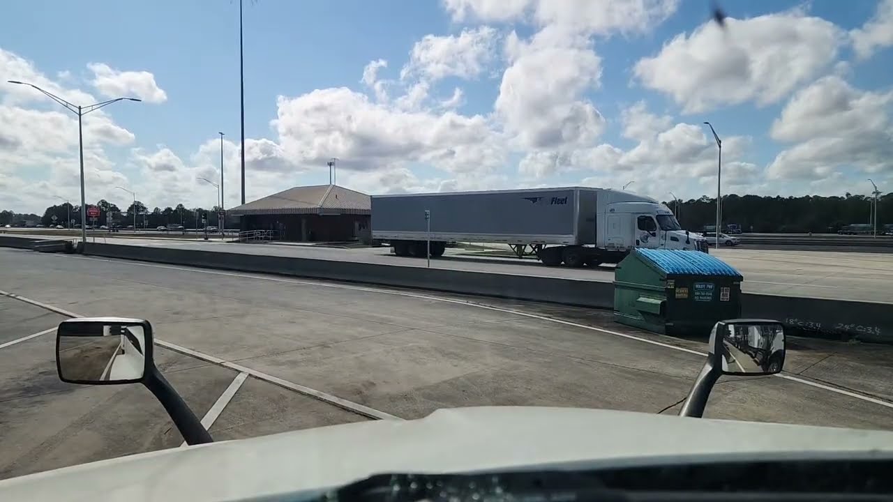 LIVE Trucking | Palm Coast Florida ➝ Headed to Ohio | Trucker POV | Headed towards the SNOW STORM