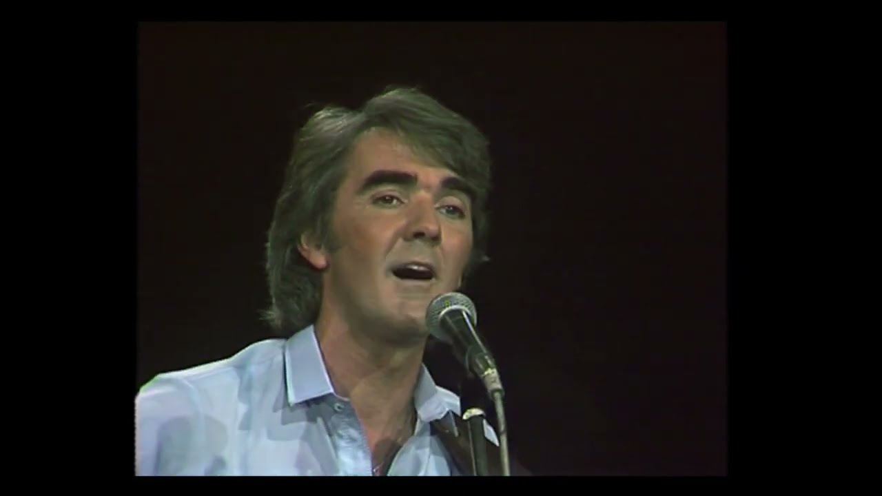 Johnny McEvoy - Where My Eileen Is Waiting (Live 1982)