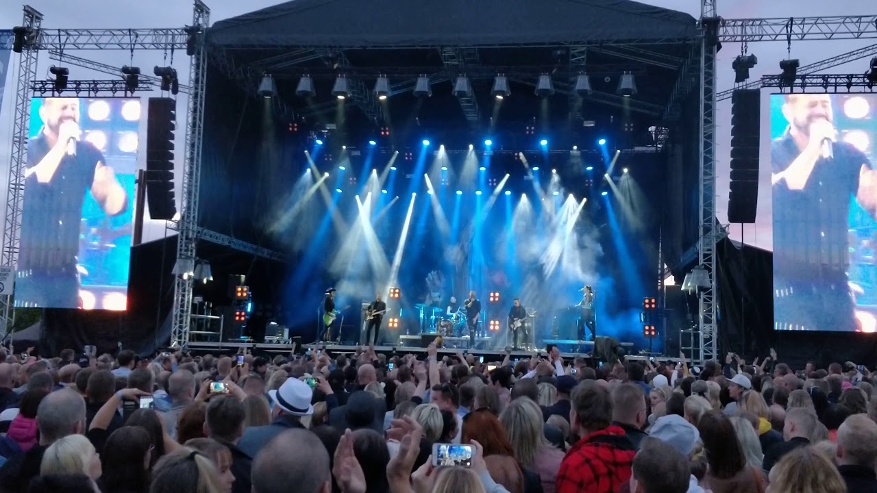 Lauri Tähkä - Jääkukkia