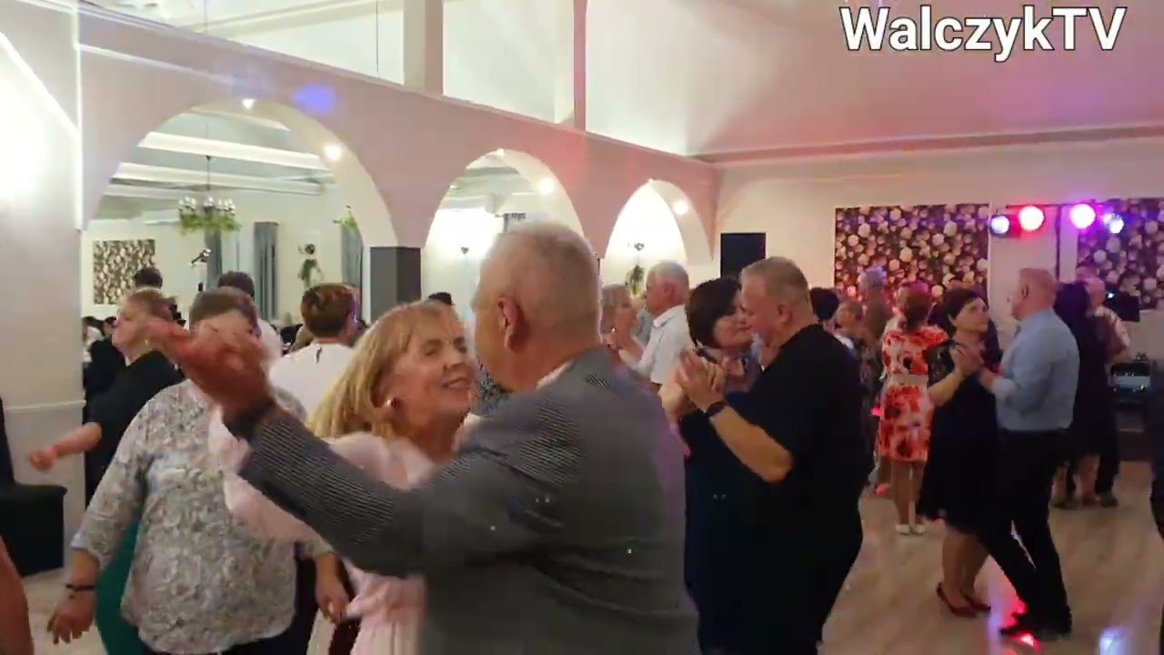 CUDOWNY TANIEC wyróżniającej się stylem tańca dawno nie widzianej wyśmienitej pary tancerzy 