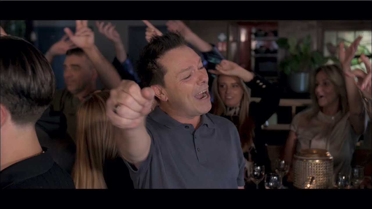 Jay Jay Bauer - In De Kroeg Van Ome Nelis - Official Videoclip