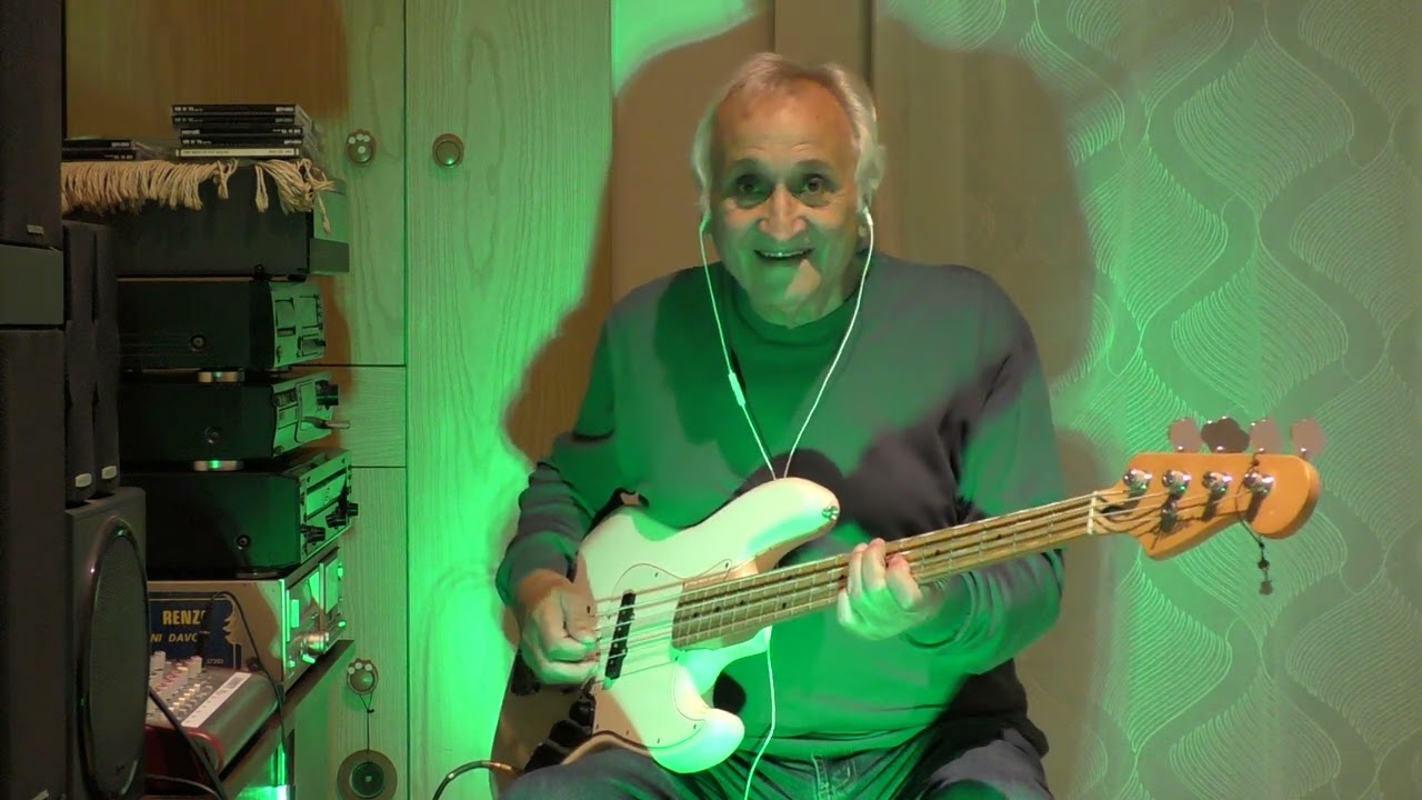 Gli occhi verdi dell'amore canta Renato dei Profetti Tony Salvato al basso 🎸