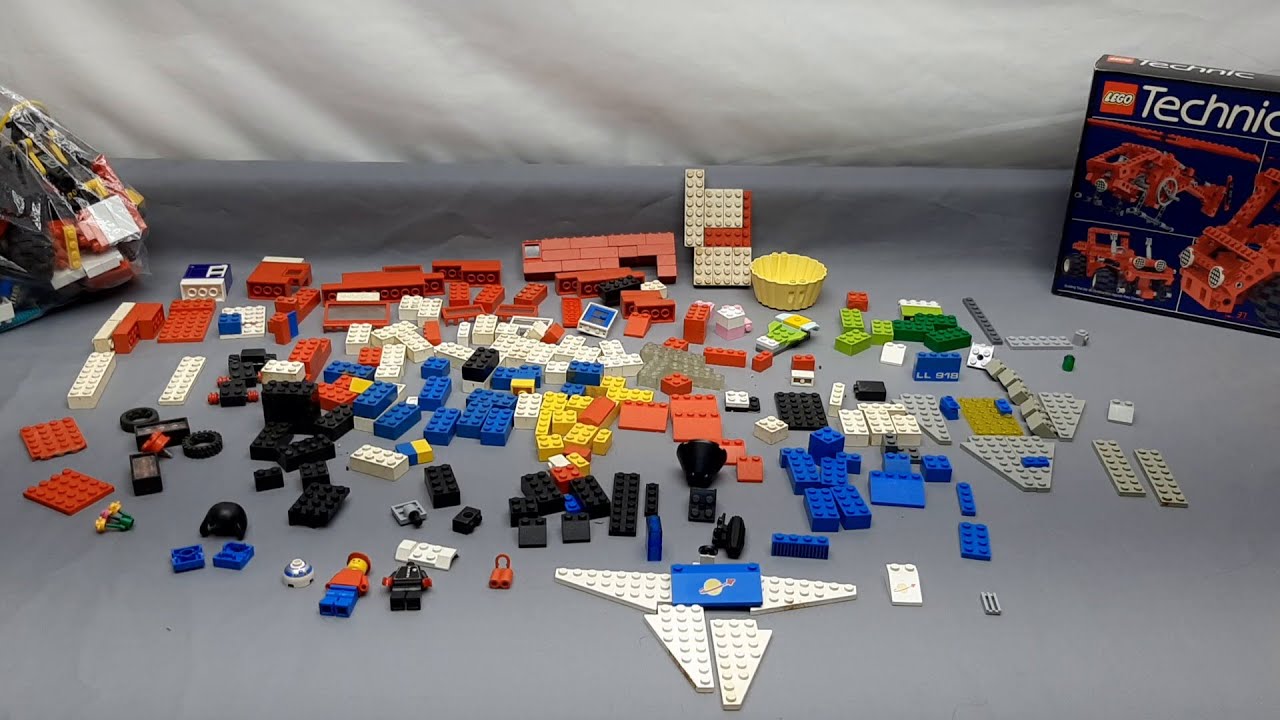 2nd hand Lego finds EP56 -  classic space and a cupcake