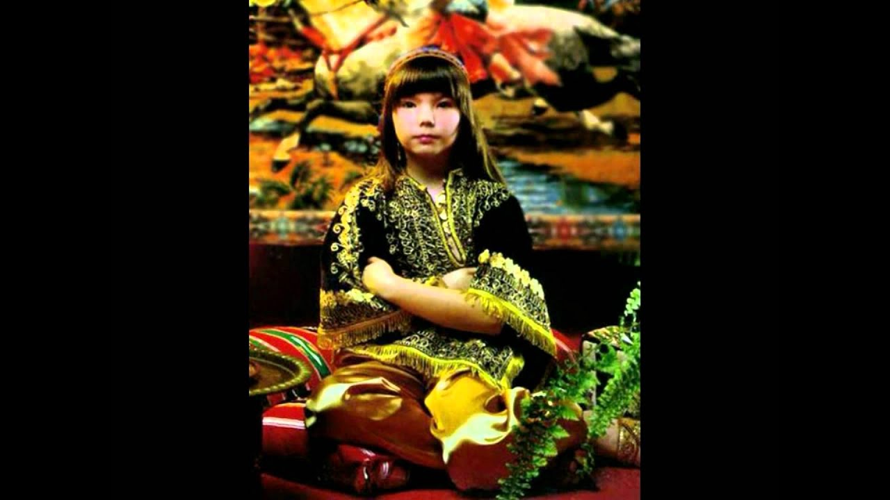 Björk - "Bapsi" - Arabadrengurinn - Fálkinn - @ Hlíðrijinn Studios, Iceland, Dec, (1977) - [HD]