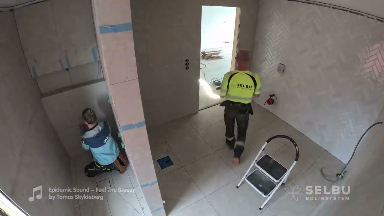 Flislegging av bad i nytt selbuhus | Selbuboligsystem | Time-lapse |