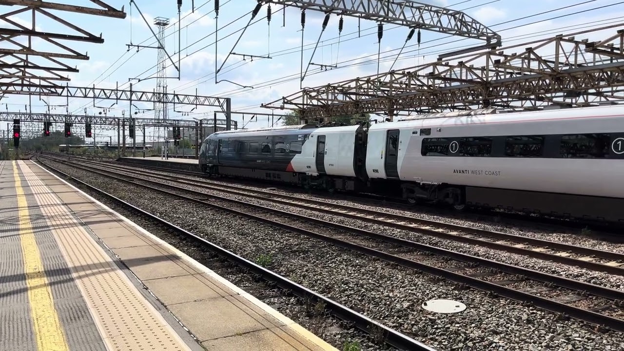 Avanti West Coast Class 807 (807 003) at Crewe