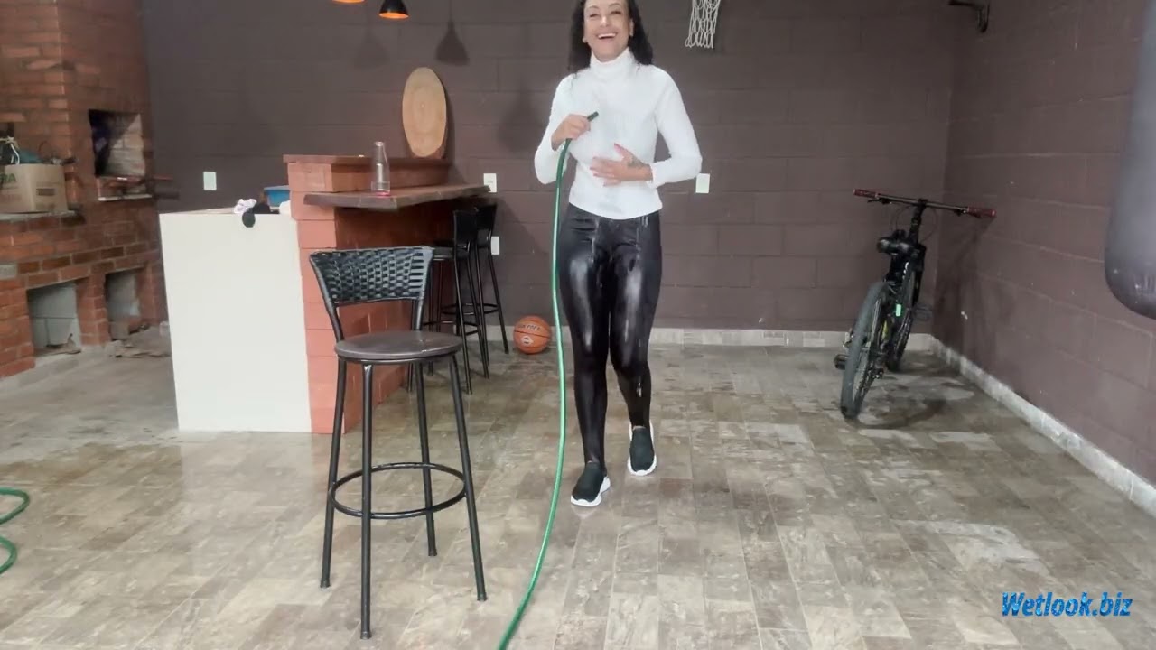 Wetlook girl leggings