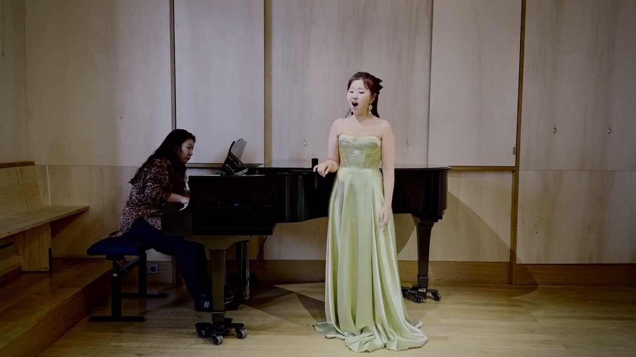 Die nachtigall - Alban Berg / Soprano Yerang Park