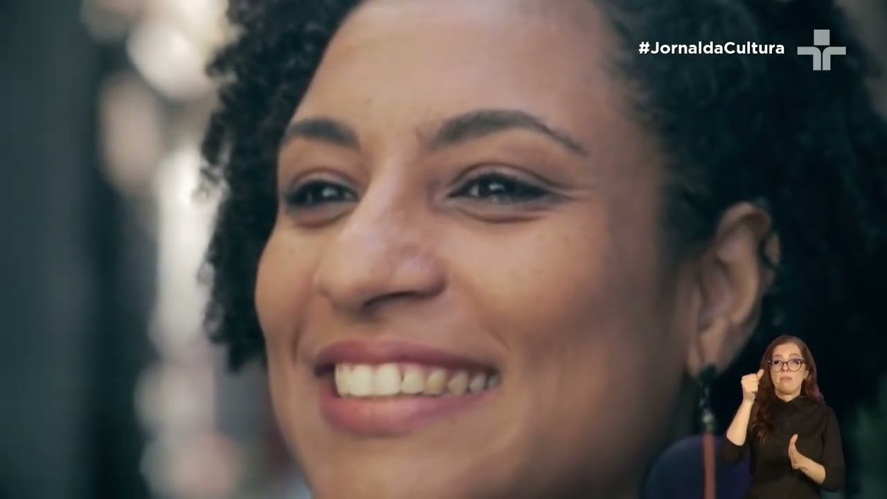 Maioria da população brasileira, mulheres enfrentam barreiras na política e no mercado de trabalho