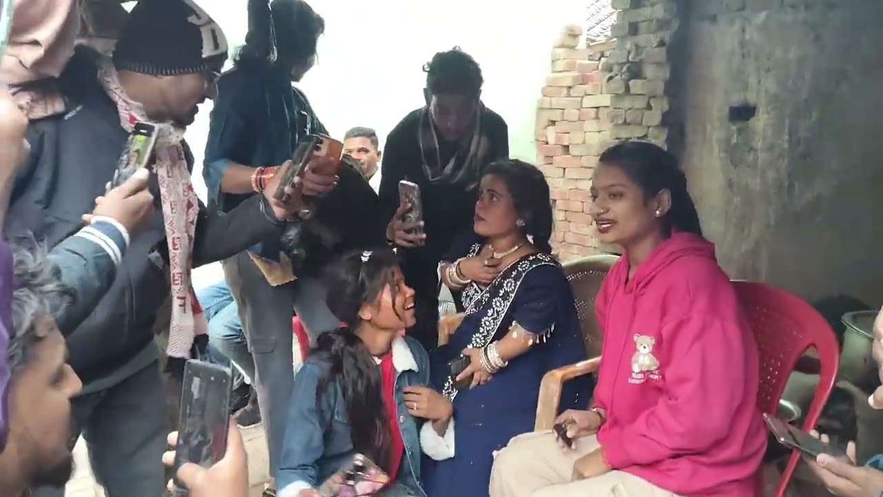 देख सकते हैं युवराज बाबू के बर्थडे में गुड्डी रानी और बहुत सारे यूट्यूब की भीड़ # vlgs video युवराज