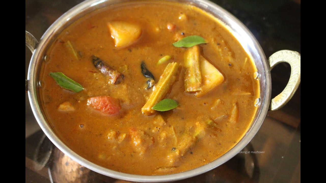 സദ്യയിലെ വറുത്തരച്ച സാമ്പാർ / Varutharacha Sambar / Kerala Sambar Recipe / Sadya Sambar