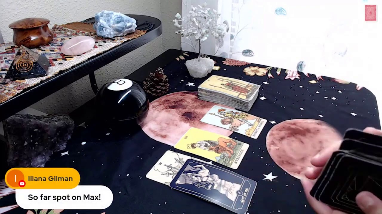 CANCER GOTTA KEEP LOOKING TO THE FUTURE MID JANUARY 2021 - Cancer Love Tarot Reading