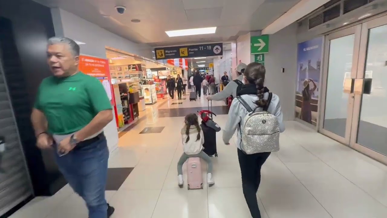 Asi es el mejor Aeropuerto de Centro America por dentro El Salvador 🇸🇻