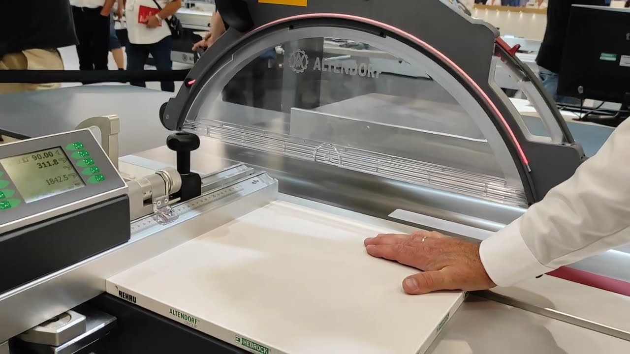 HAND GUARD от Altendorf с уникальной системой предупреждения травм на форматно-раскроечных станках