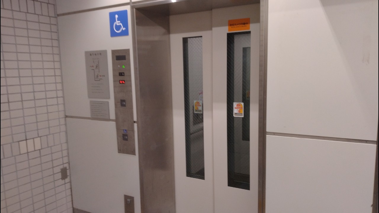 京阪ならではの仕様。河内森駅のエレベーター