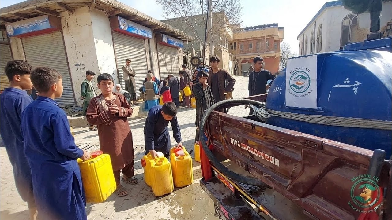   کمک به نیازمندان افغانستان آب نوشیدنی🥹💧Helping People with drinking water in Need in Afghanistan
