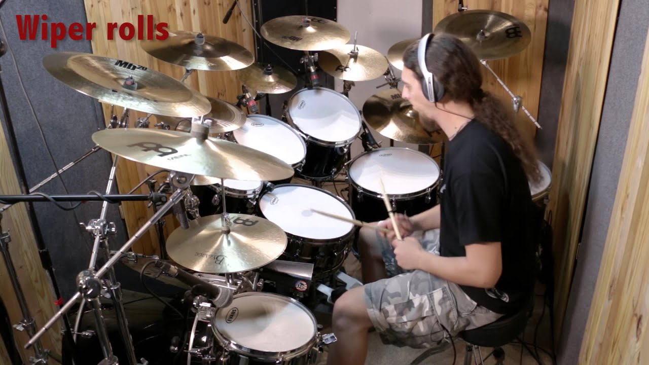 Some fast moving exercises on snare-toms