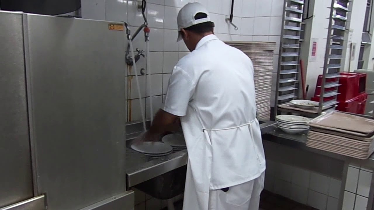 M&aacute;quina de lavar pratos industrial