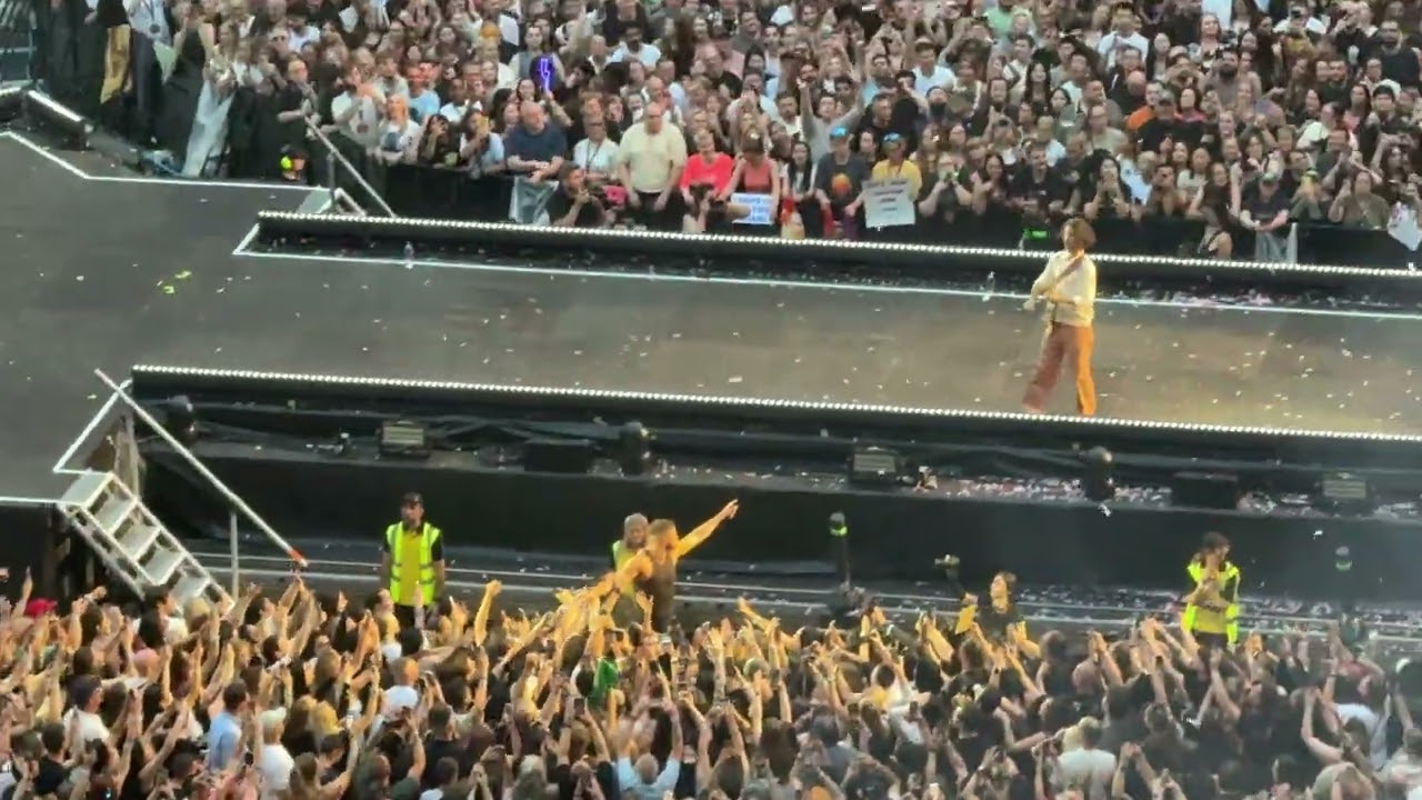 Thunder imagine dragons at Tottenham London concert