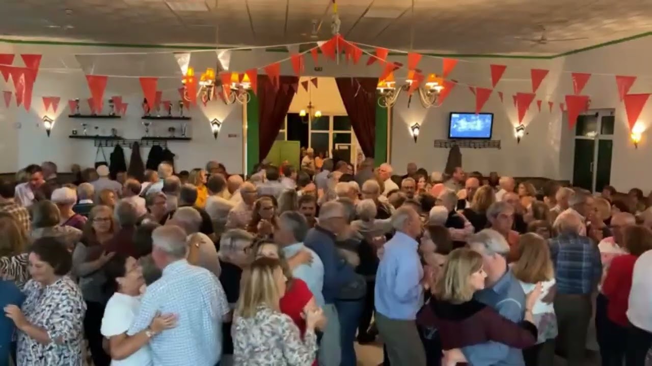 Laginha - Só mulheres bonitas no baile de S. Martinho 2023 em Barreiras Brancas