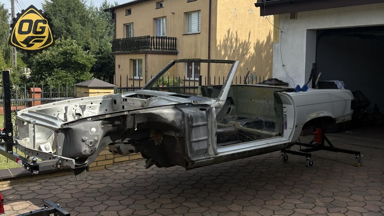 Mercedes R107 SL450 Disassembly