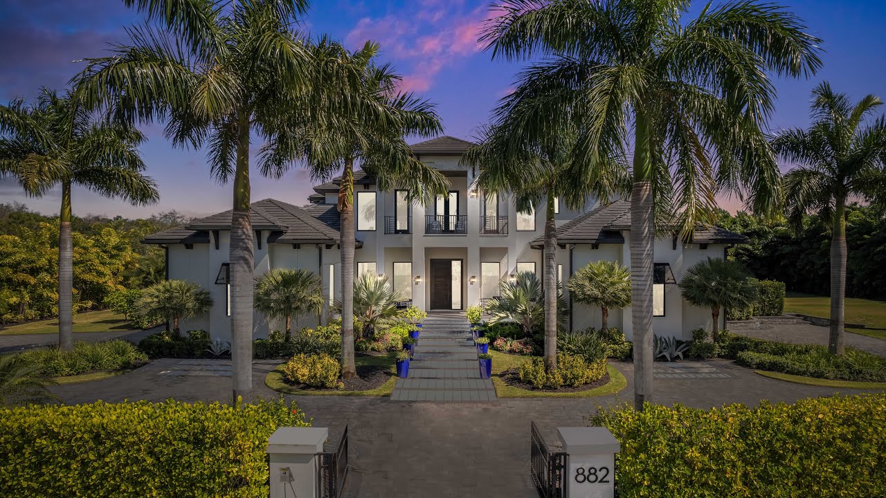 882 Cassena Rd Naples, FL 34108