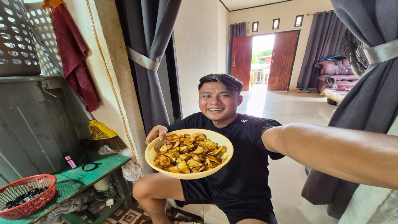 masak sambal ubi di desa warta petani muda hidup di hutan