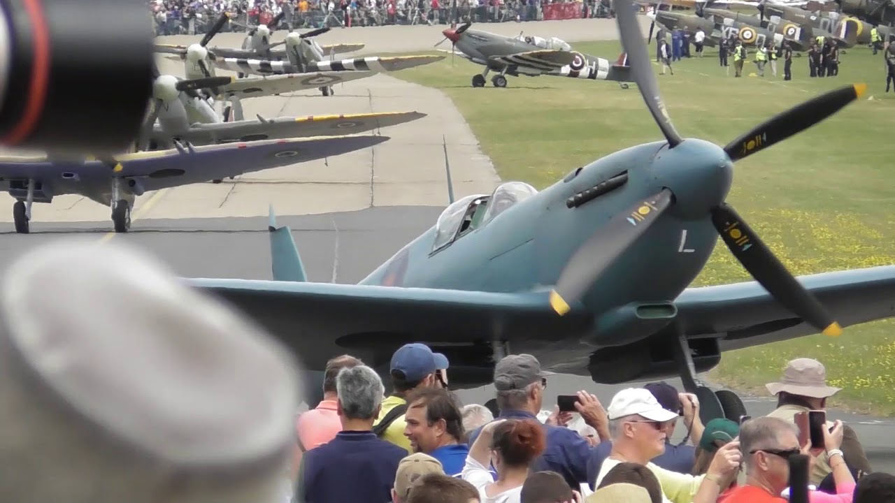 Spitfire Scramble and Flypast Flying Legends 2019