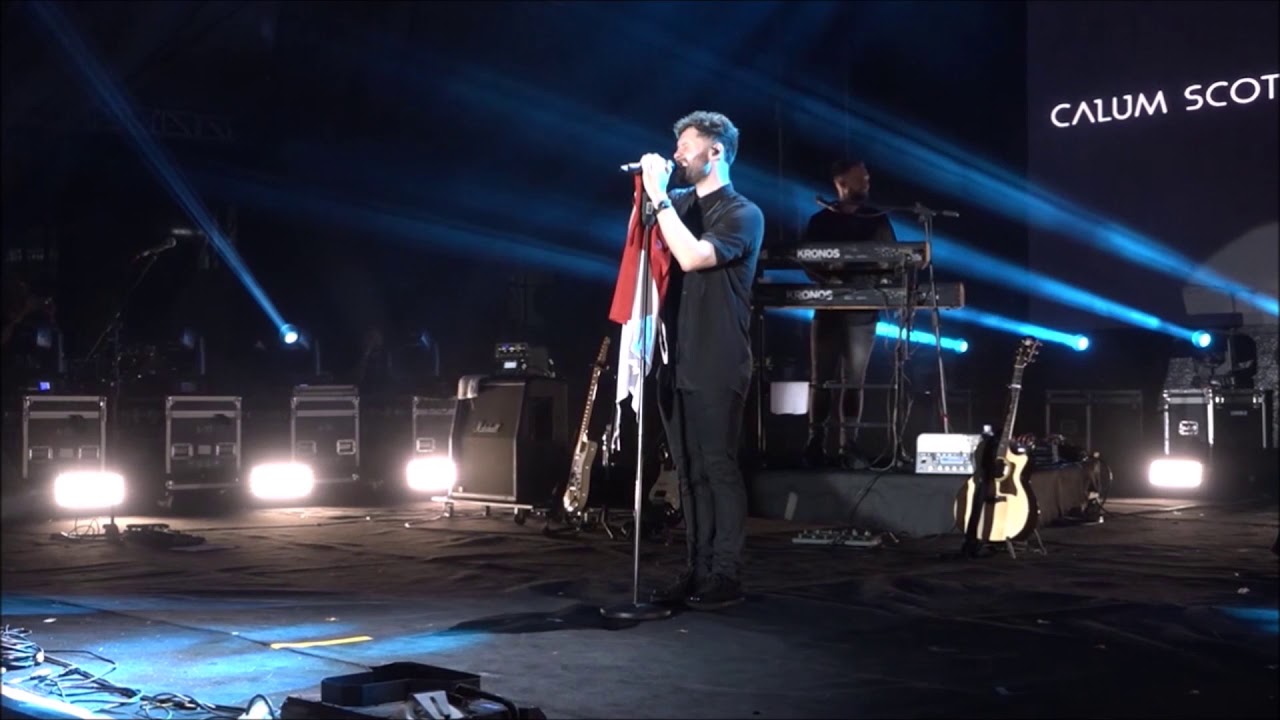 Calum Scott - Dancing On My Own (Live at PLAYLIST LOVE FESTIVAL 2020)