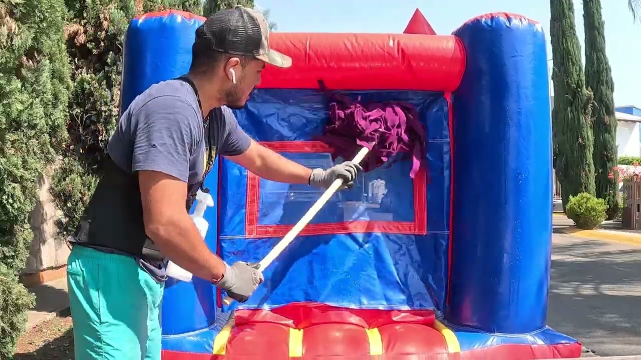 Lavando BRINCOLIN INFLABLE de los VENGADORES
