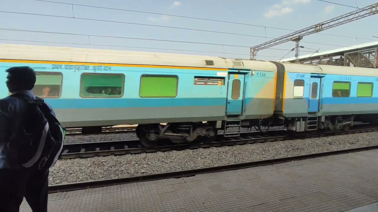 Gatimaan Express Skipping Datia Railway Station #gatimaanexpress ,  #gatimaansuperfastexpress