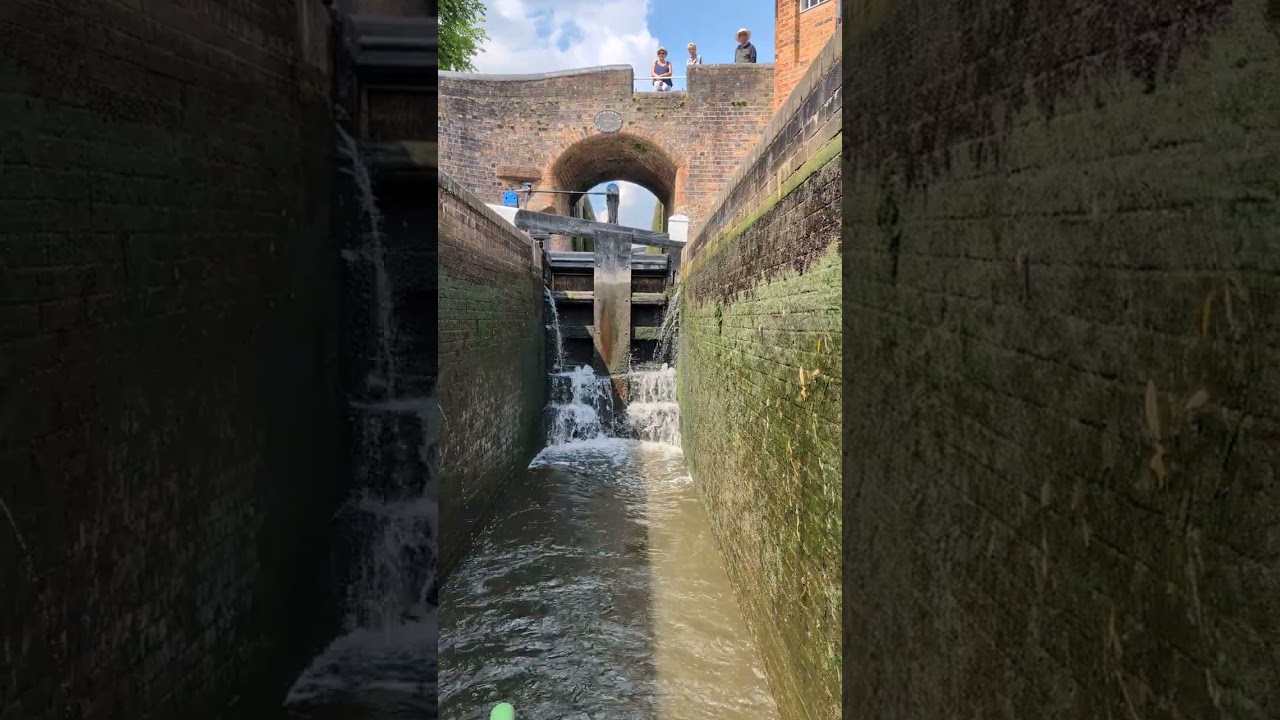 Going down Grindley Brook staircase locks