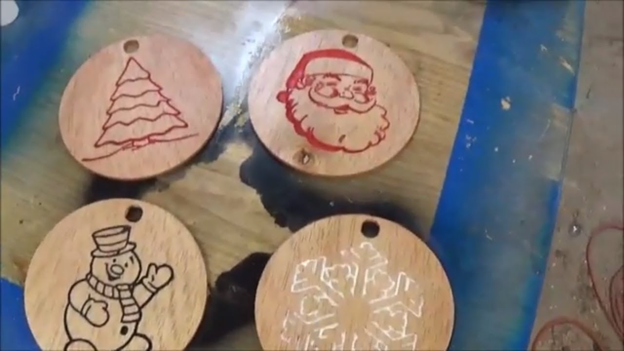 Пример рождественских украшений, изготовленных на станке с ЧПУ с использованием технологии Vcarve.