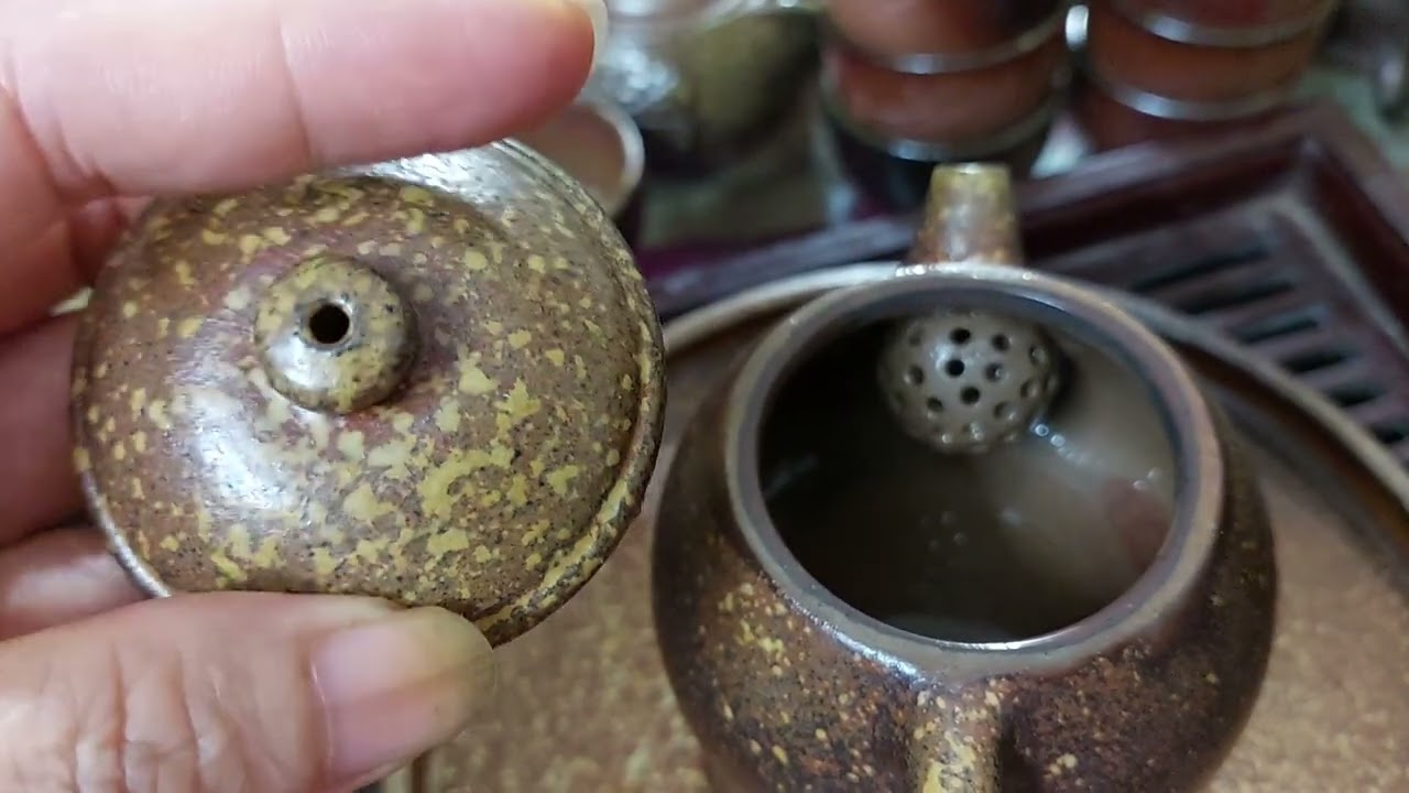 Ấm độc ẩm và thuyền trà