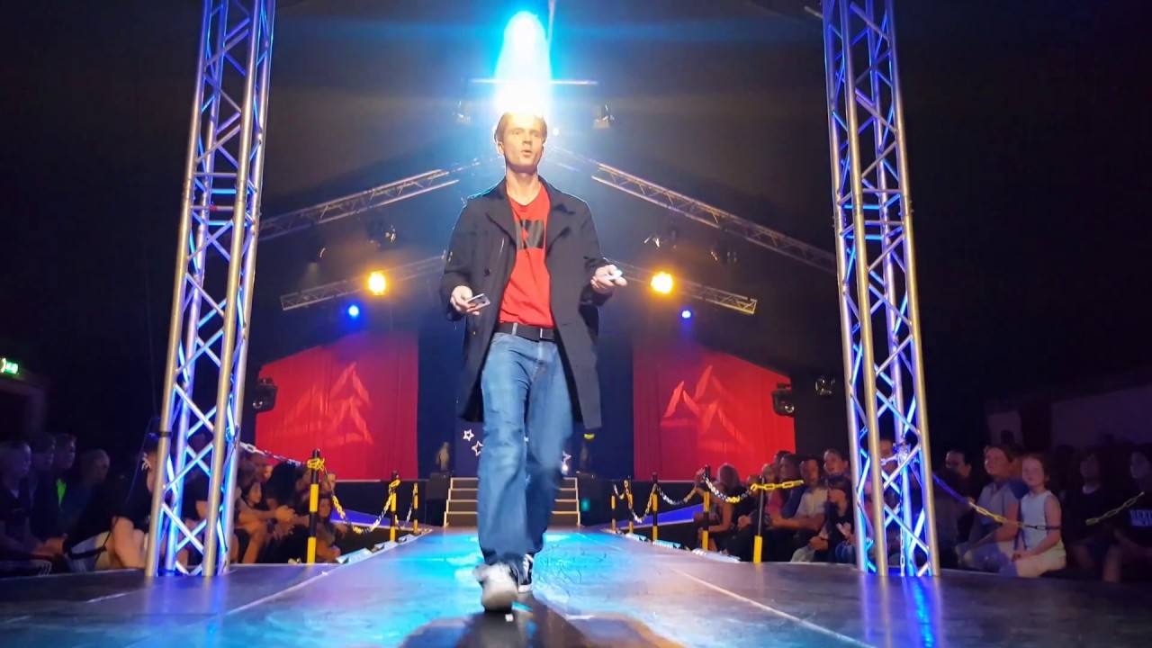 Andrew Melia - Stage Illusions