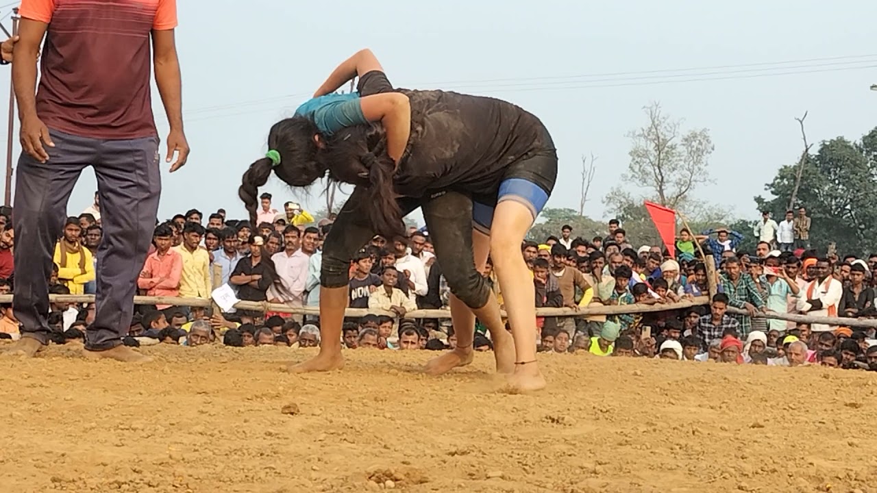 निशा v/s पूजा की न्यु धमाकेदार कुश्ती
