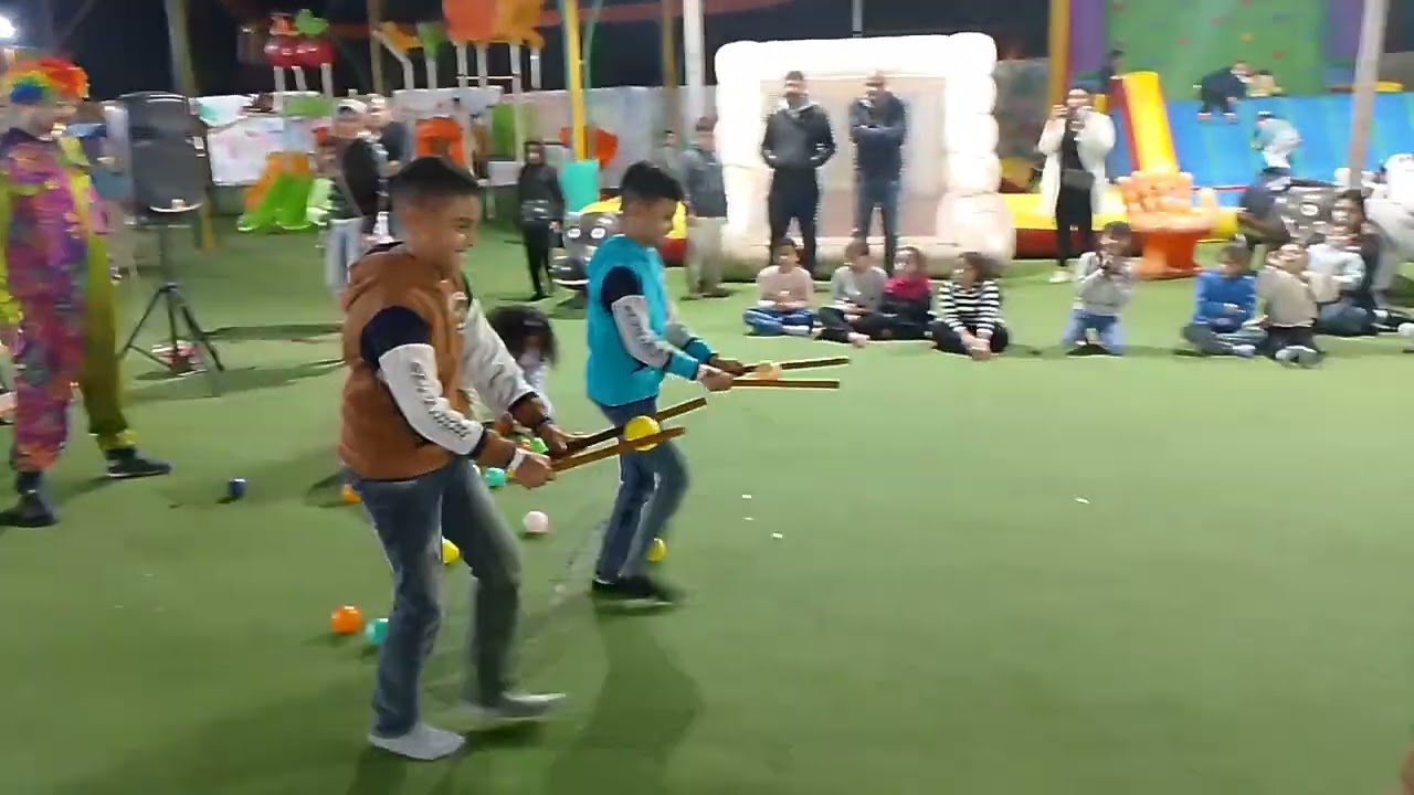 فقرة البلياتشو في Family kids  اكبر منطقة ملاهي والعاب في العبور خط عشرة
