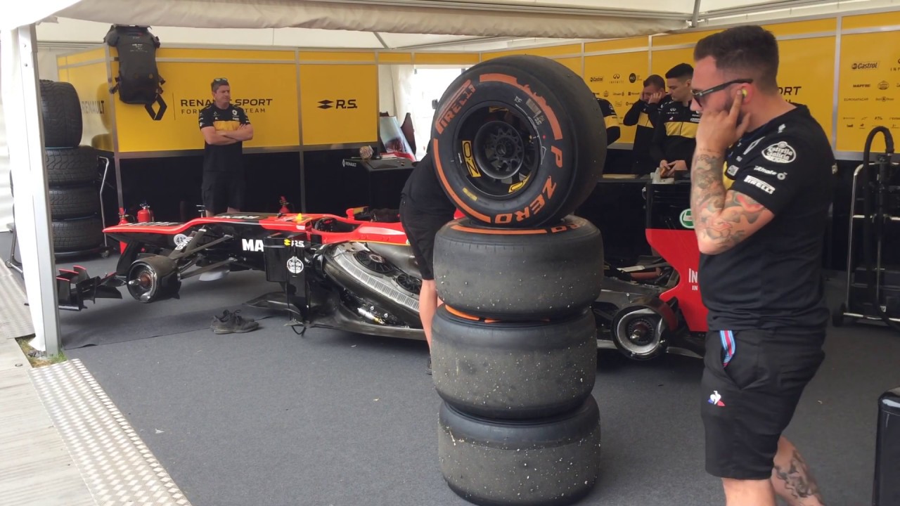 2012 Lotus (Renault) E20 warm-up