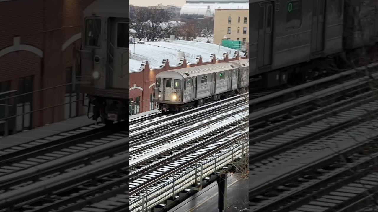 R62A (4) Train entering Fordham Road 
