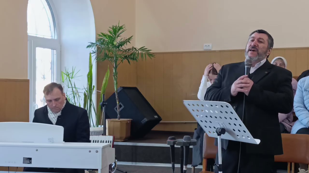 1.03.2026 Сквозь слёзы смотрю на тебя; Владимир Моцаченко 