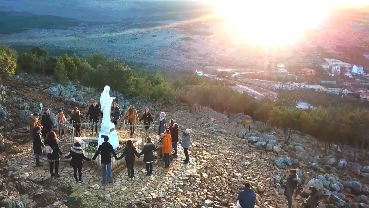 Zbor Majčino selo Međugorje & Zbor mladih Petrus Mostar - Nauči nas Marijo