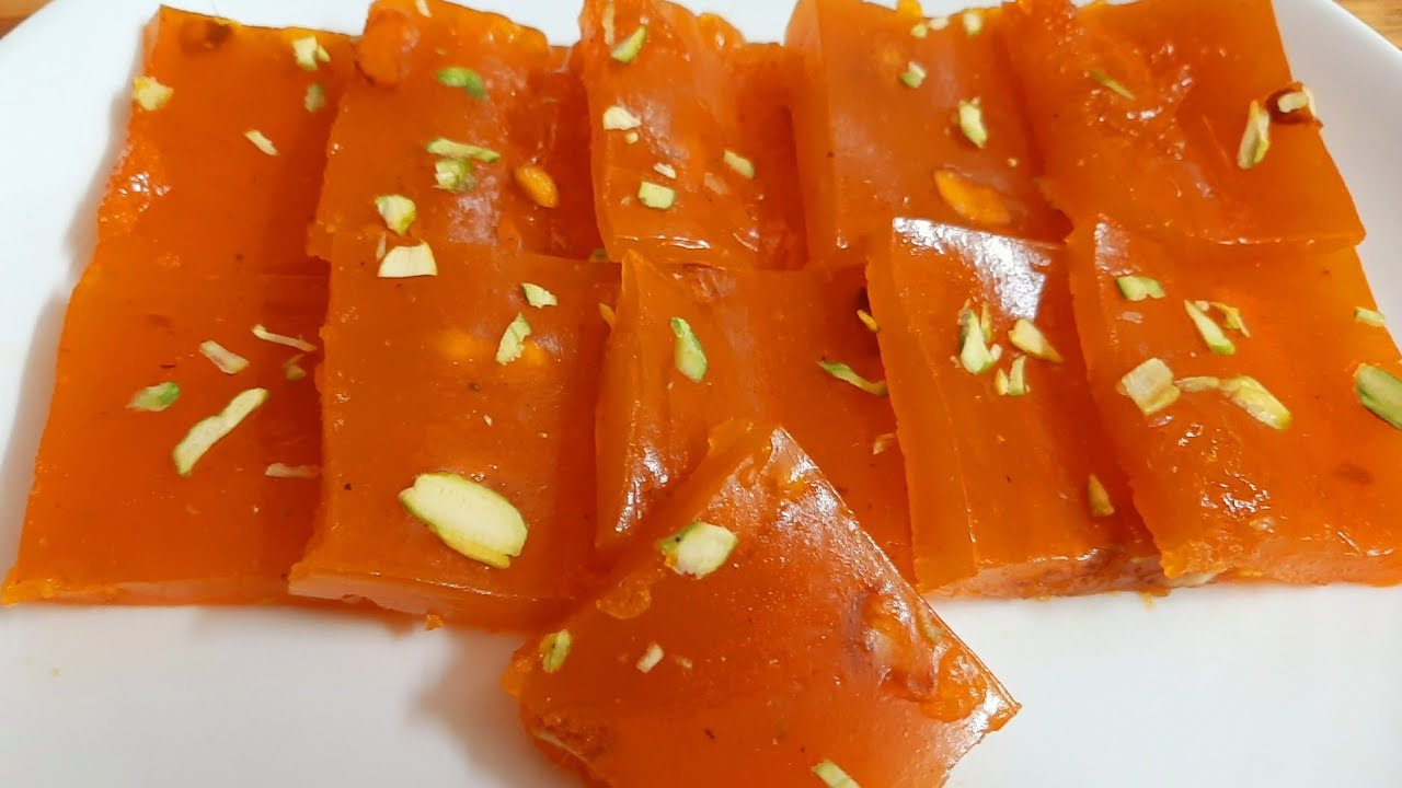 கேரட் இருக்கா 10 நிமிடத்தில்  நாவில் கரையும் புதுவித அல்வா ரெடி/carrot halwa recipe in tamil.