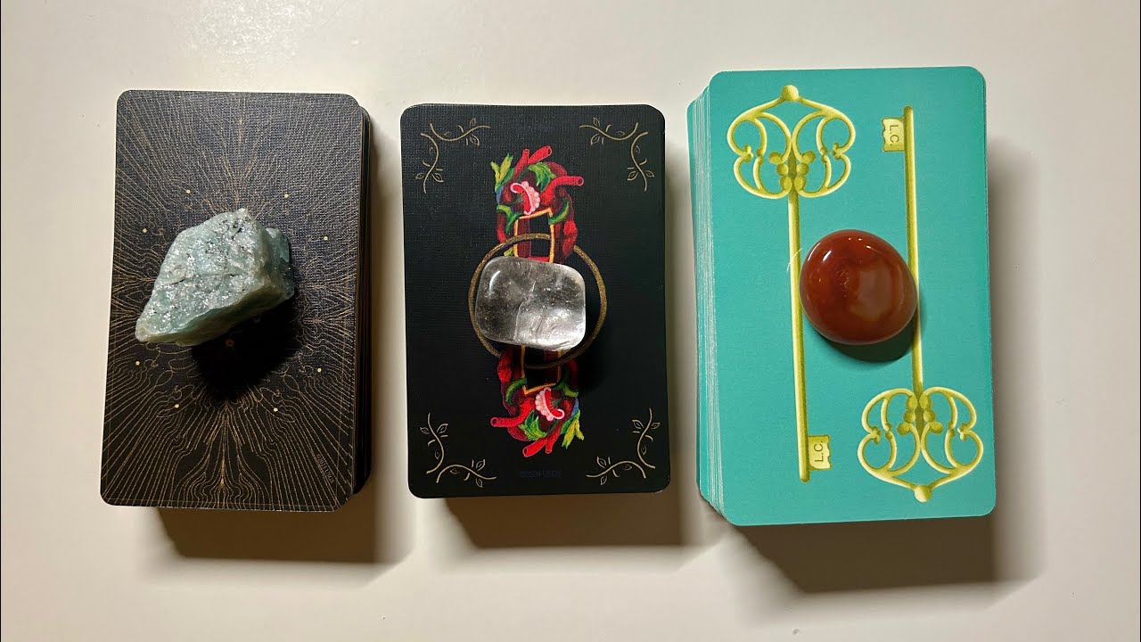 🗝️💫 Qu&eacute; Piensa? Qu&eacute; Siente? Qu&eacute; Har&aacute;? | Lectura de Tarot Interactiva ✨