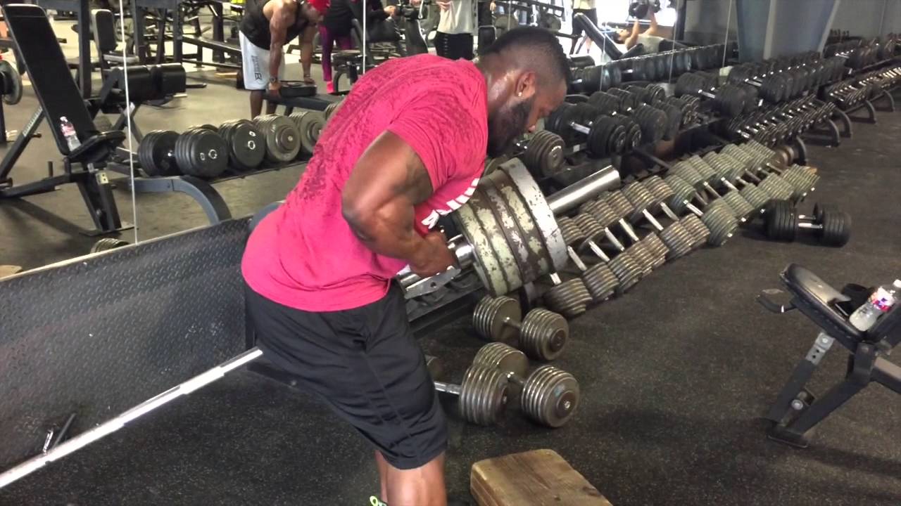 Giant Back Pump with Hypnotic Donuts