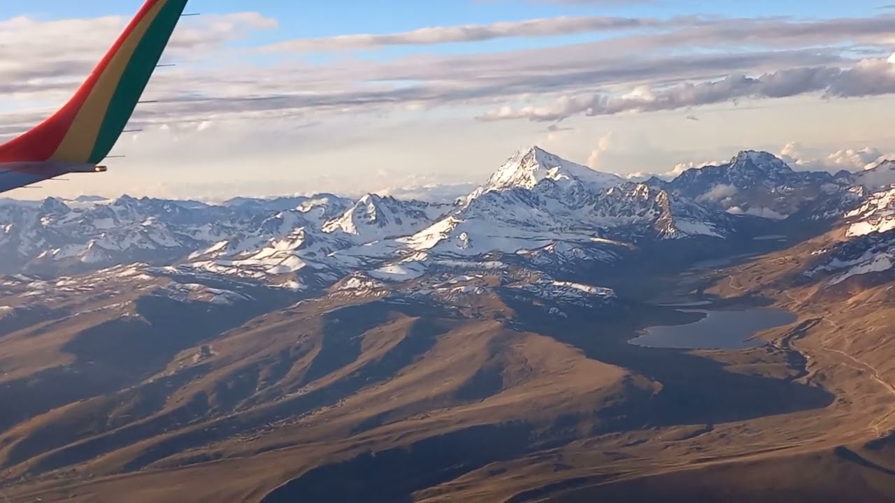 Landing approach to El Alto – Bolivia