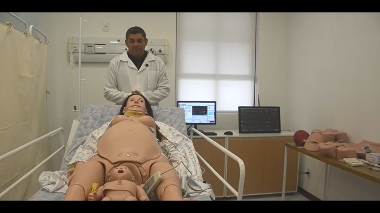 Treinamento de Emergências Obstétricas com o Simulador TGD-4055-X
