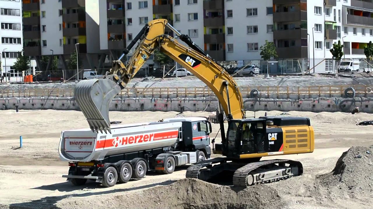 Caterpillar 349E-L digging in Vienna